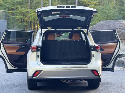 2020 Toyota Highlander Hybrid Platinum