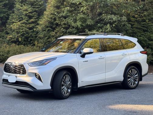 2020 Toyota Highlander Hybrid Platinum