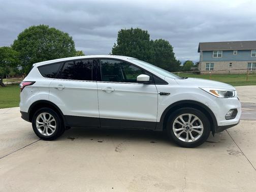White 2017 Ford Escape SE