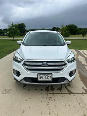 White 2017 Ford Escape SE