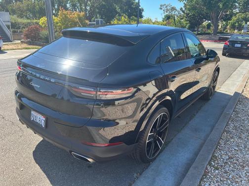 Black 2022 Porsche Cayenne Cayenne