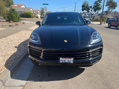 Black 2022 Porsche Cayenne Cayenne