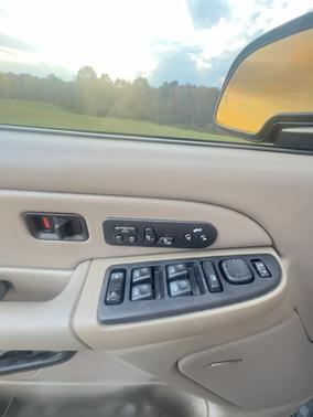 Black 2004 Chevrolet Tahoe Z71