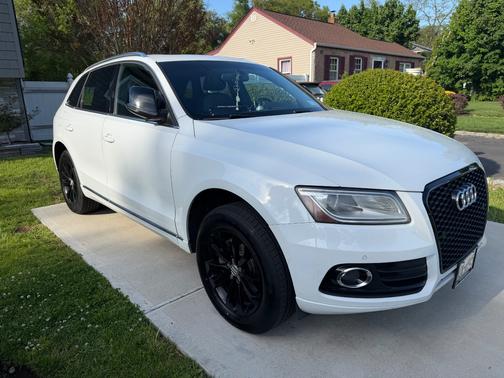 White 2014 Audi Q5 2.0T Premium Plus