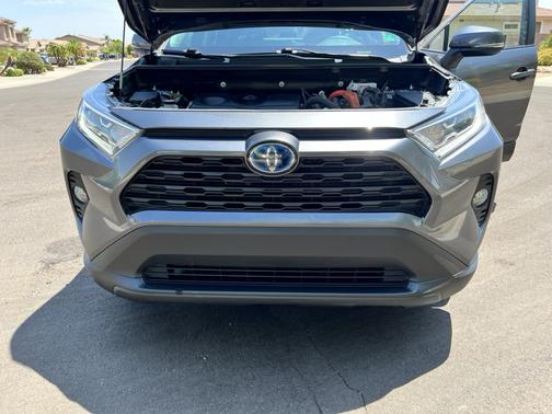 2021 Toyota RAV4 Hybrid XLE