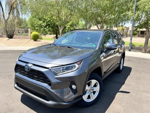 2021 Toyota RAV4 Hybrid XLE