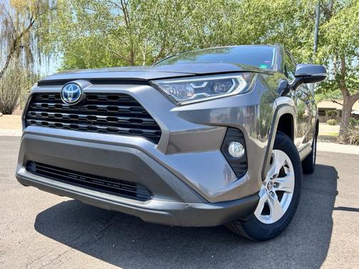 2021 Toyota RAV4 Hybrid XLE