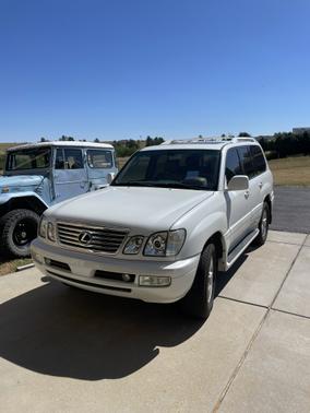 2004 Lexus LX 470 Base