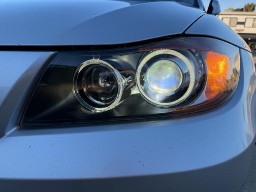 Silver 2006 BMW 325 i