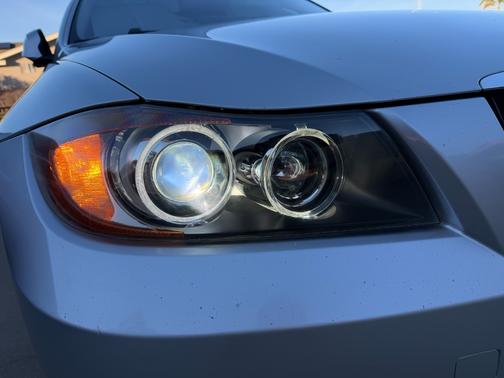 Silver 2006 BMW 325 i