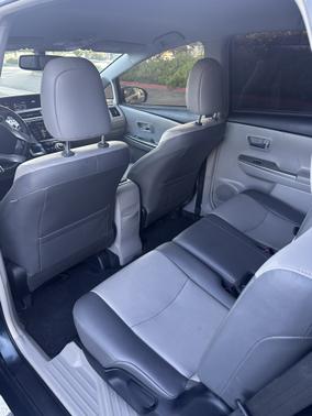 2017 Toyota Prius v Five