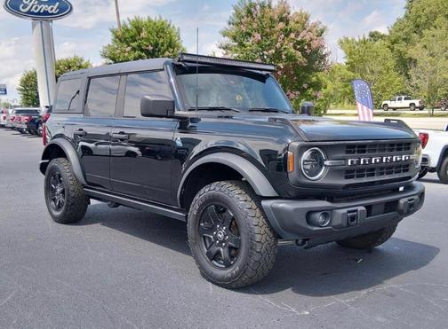 Black 2022 Ford Bronco Black Diamond