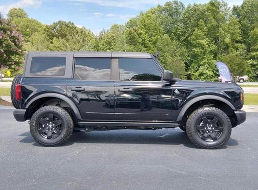 Black 2022 Ford Bronco Black Diamond