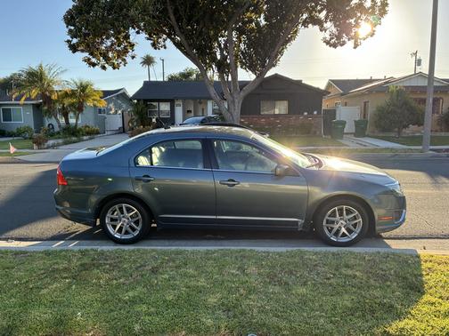 Blue 2011 Ford Fusion SEL