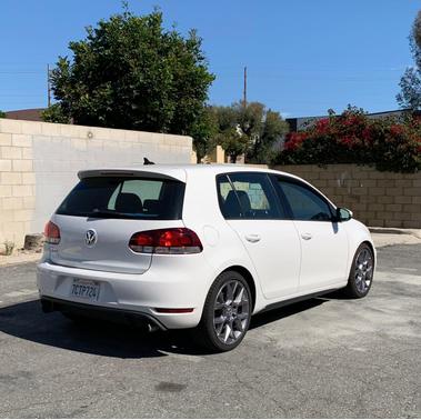White 2013 Volkswagen GTI Drivers Edition