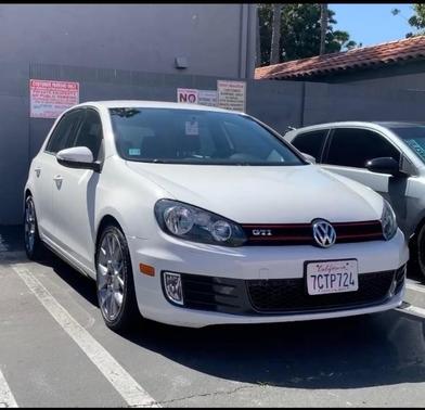 White 2013 Volkswagen GTI Drivers Edition
