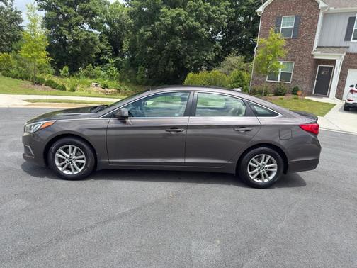 Brown 2017 Hyundai SONATA SE