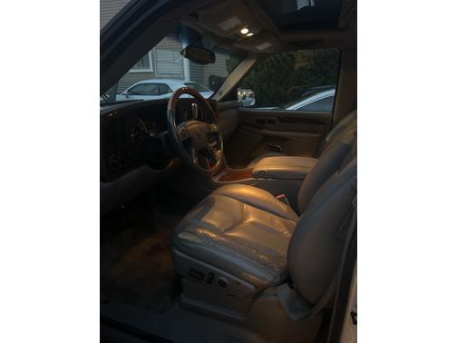 2003 Cadillac Escalade Base