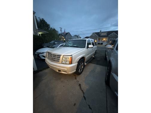 2003 Cadillac Escalade Base
