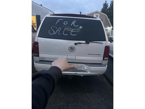 2003 Cadillac Escalade Base