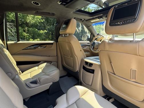 2019 Cadillac Escalade ESV Platinum