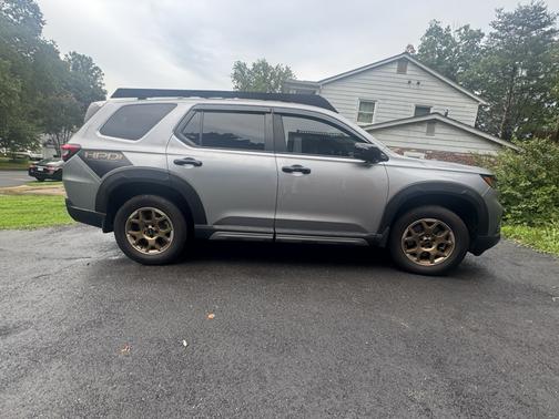 Silver 2024 Honda Pilot TrailSport