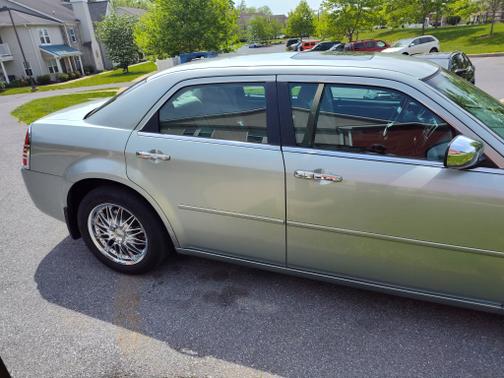 2006 Chrysler 300C Base