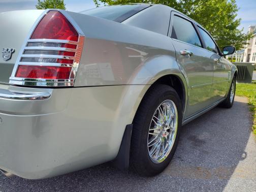 2006 Chrysler 300C Base