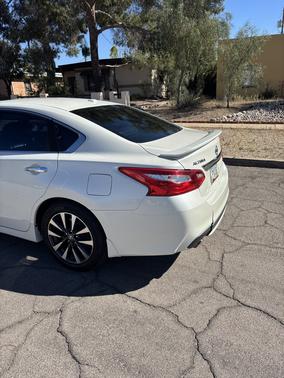 White 2016 Nissan Altima 2.5 SV