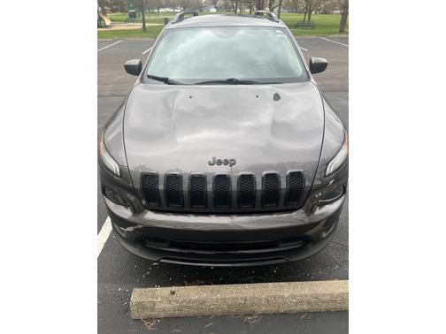 Gray 2018 Jeep Cherokee Latitude