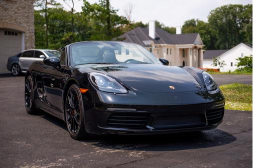 Photo 2 of 26 of 2017 Porsche 718 Boxster S