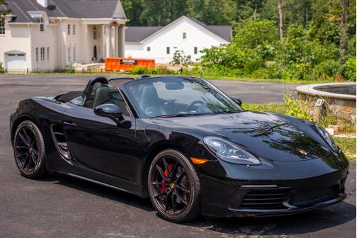 Photo 3 of 26 of 2017 Porsche 718 Boxster S