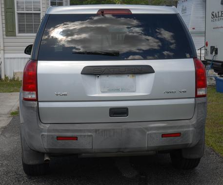 Silver 2003 Saturn Vue Base
