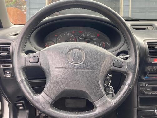 Silver 2000 Acura Integra LS
