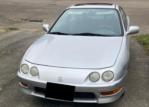 Silver 2000 Acura Integra LS