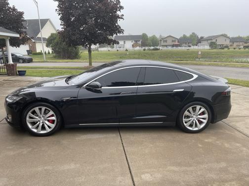 2016 Tesla Model S P90D