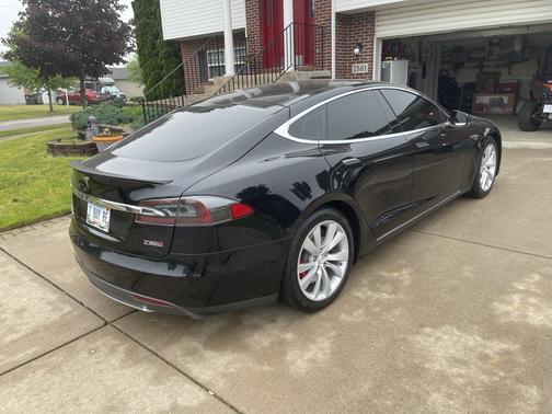 2016 Tesla Model S P90D