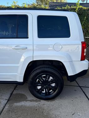 White 2017 Jeep Patriot Sport