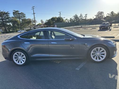 Gray 2017 Tesla Model S 75D
