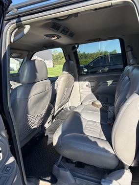 Black 1998 GMC Suburban 2500