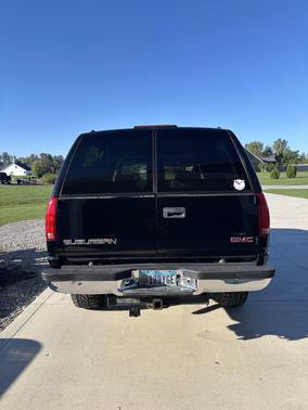 Black 1998 GMC Suburban 2500