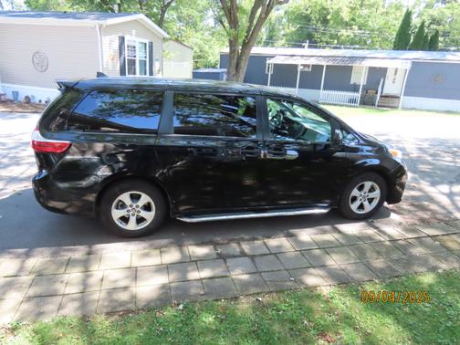2020 Toyota Sienna L