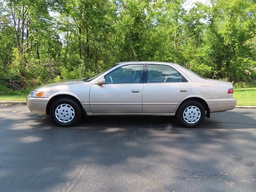 1998 Toyota Camry LE