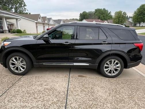 Black 2021 Ford Explorer Limited