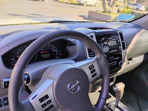 White 2014 Nissan Frontier S