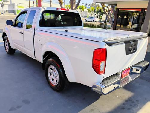 White 2014 Nissan Frontier S