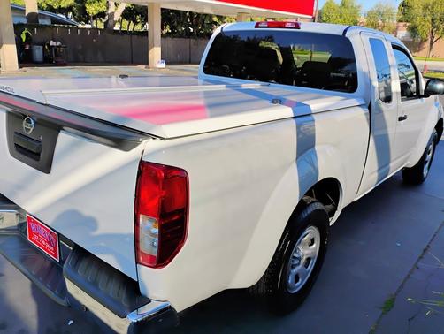 White 2014 Nissan Frontier S