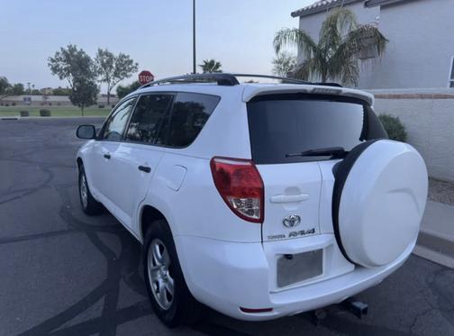 White 2007 Toyota RAV4 Base