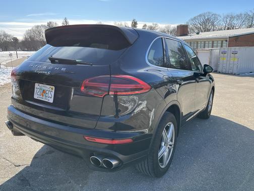 2017 Porsche Cayenne Cayenne S