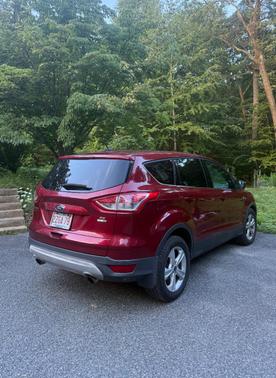 Red 2016 Ford Escape SE